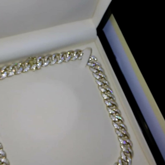 18 inch Cuban link Moissanite stones - Picture 2 of 3